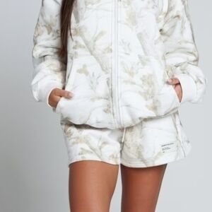 3 piece comfrt White oak Camo Zip Up Hoodie,Shorts and Tshirt.